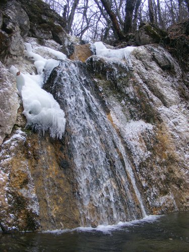 �������